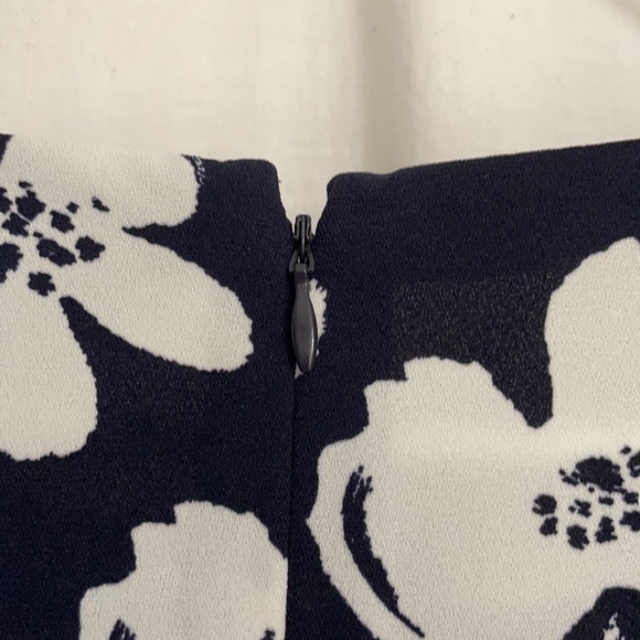 Ann Taylor top - Picture 4 of 4